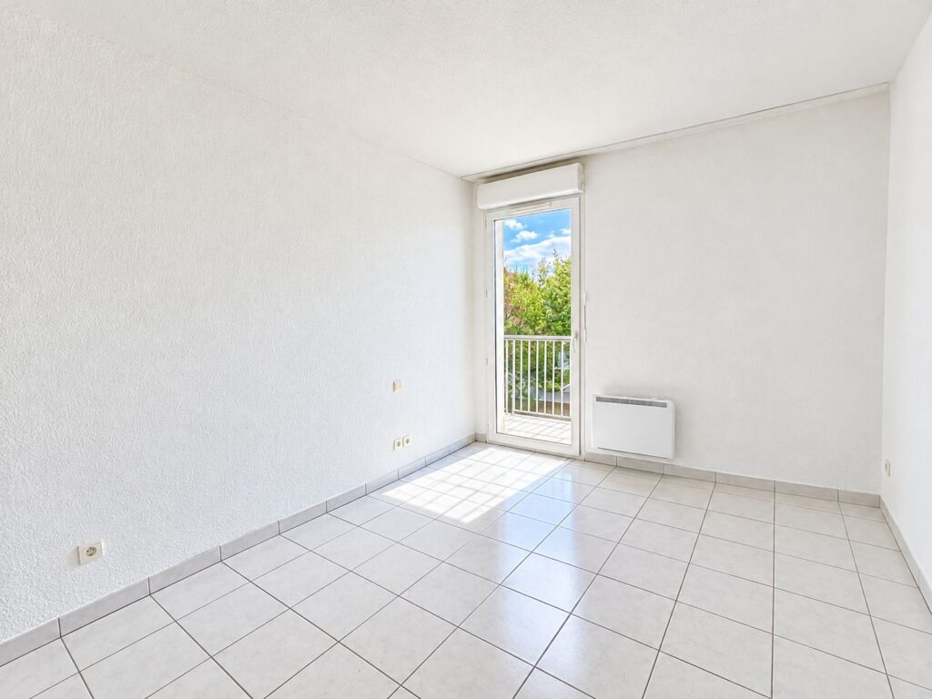 Appartement À Vendre T3 AVEC BALCON ET PARKING À CUGNAUX