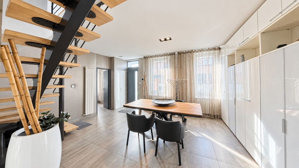 Maison À Vendre Barrière de Paris piscine dépendance garage stationnement