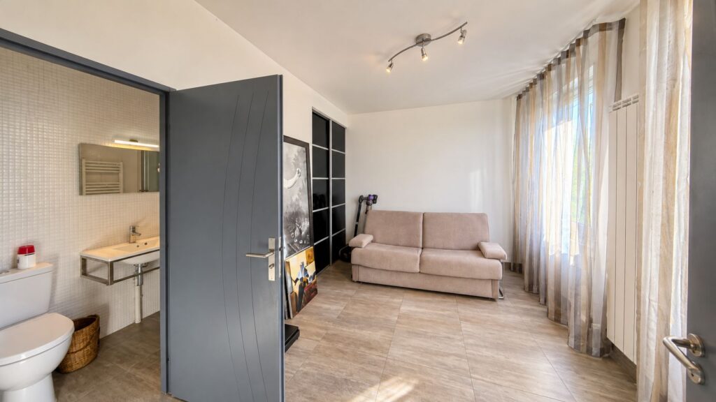 Maison À Vendre Barrière de Paris piscine dépendance garage stationnement