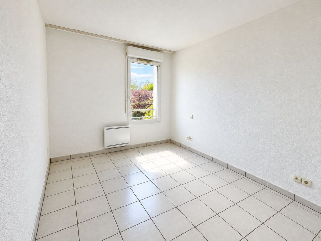 Appartement À Vendre T3 AVEC BALCON ET PARKING À CUGNAUX