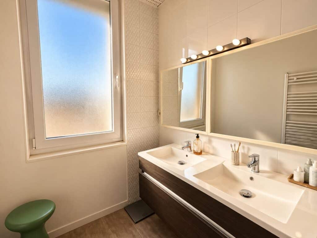 Maison À Vendre Barrière de Paris piscine dépendance garage stationnement