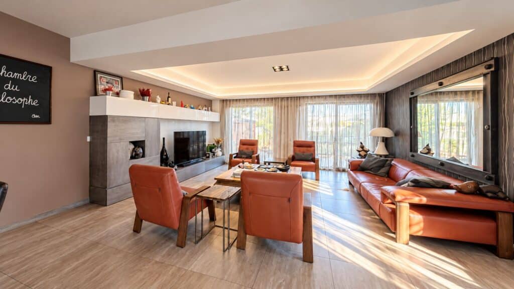 Maison À Vendre Barrière de Paris piscine dépendance garage stationnement